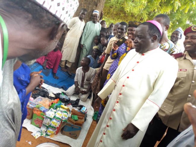 Bishop Kukah visits IDP in Gandi, Donates Relieve Items
