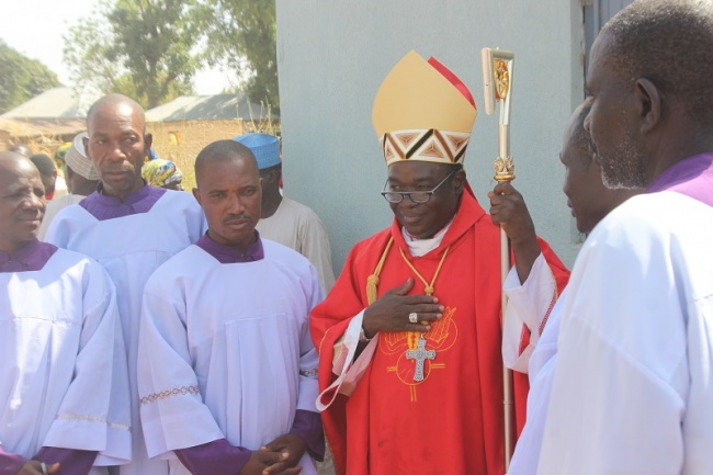 Bishop Kukah confirms 213, commissions 64 lectors.